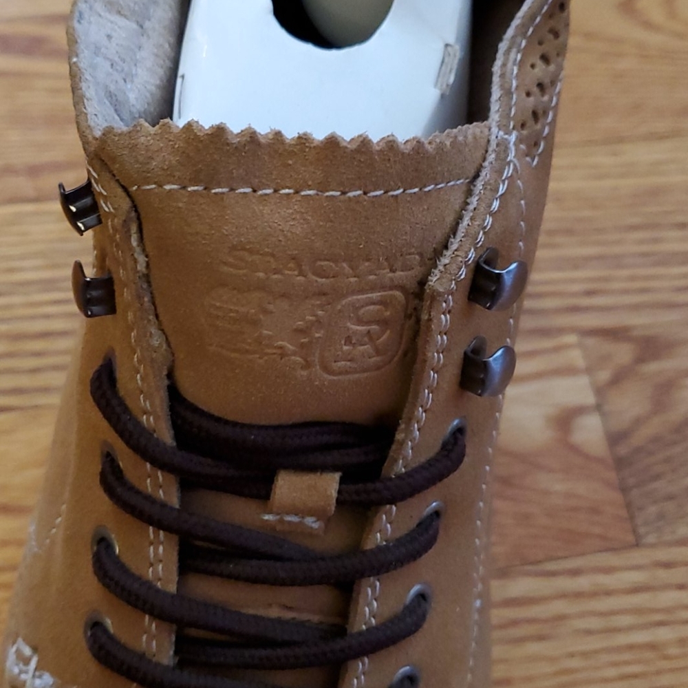 Boots - Picture 4 of 4